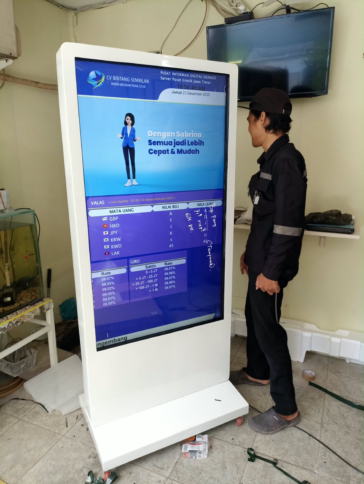 Tampilan konten Digital Signage CV Bintang Sembilan